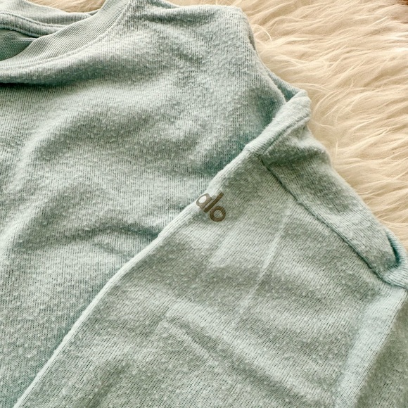 Alo Soho Pullover in Chalk Blue size S - Picture 4 of 4